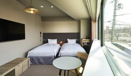 Universal Room Twin with Stacking Bed, Non Smoking  (Shower and Bathtub)