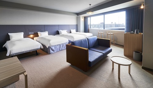 Luxury Deluxe Twin with Stacking Bed, Non Smoking (Shower and Bathtub)