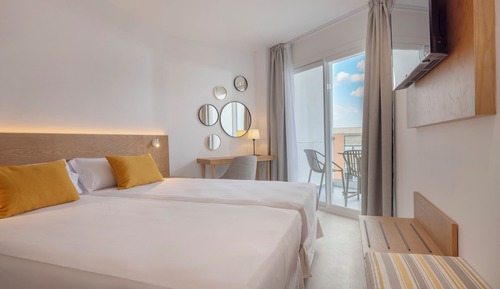Double Room, Balcony
