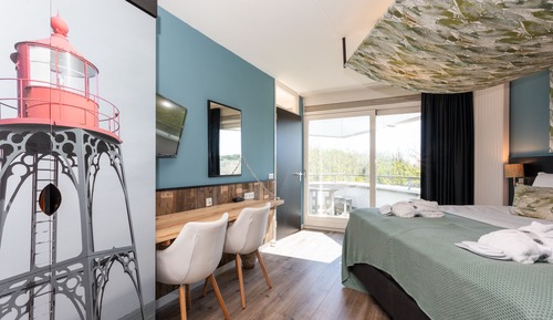 Deluxe Suite