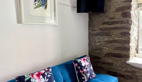 Comfort Double Room, Shared Bathroom (2)