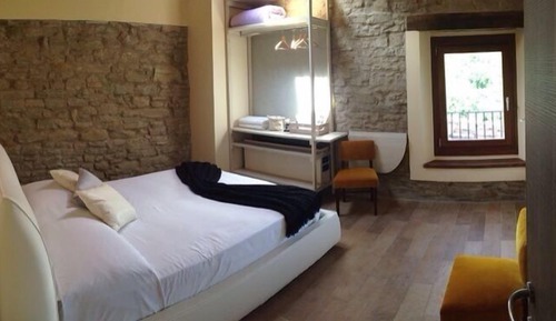 Deluxe Room (Sofa Room)