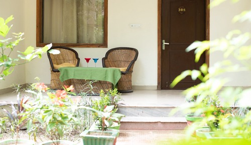 Winter Green Cottage Room