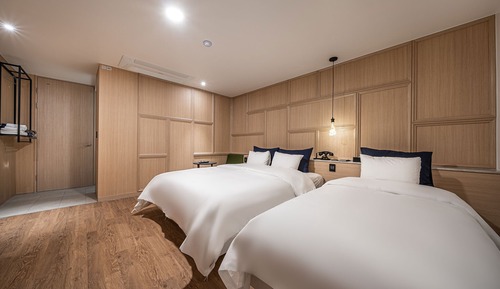 Premium Twin Room