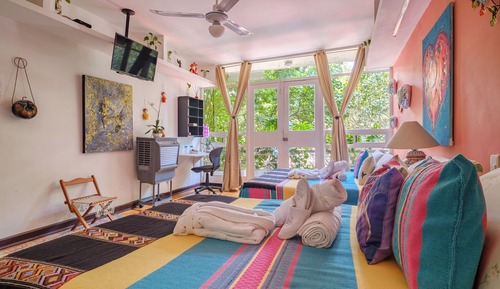 NARANJA, 4 PAX, BALCON BAÑO PRIVADO CERCA, DOGS OK