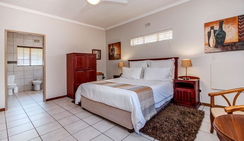 Standard Double Room (Ingwe Room)