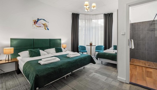 Family Room, 2 Bedrooms