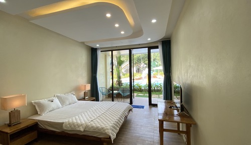 Deluxe Double Room, Pool View
