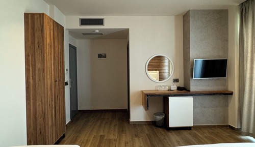 Deluxe Triple Room, Balcony, Partial Sea View