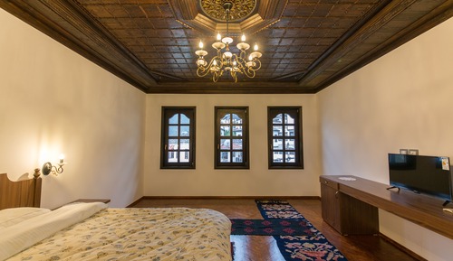 Deluxe Triple Room, City View