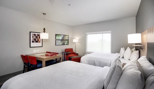 Studio, 2 Queen Beds (Mobility Accessible, Roll-in Shower)