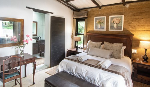 Lake Villa Room 15