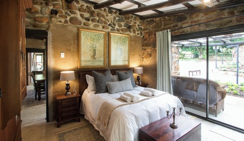 Lake Villa Room 14