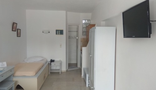 Economy Triple Room