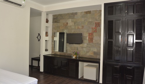 City Triple Room