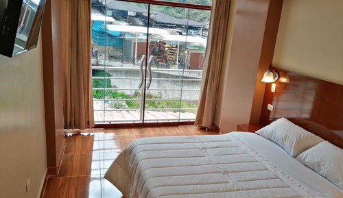 Standard Double Room, 1 Queen Bed, Private Bathroom, Mountain View