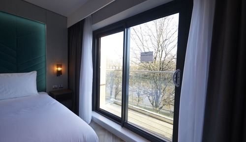 Smart Studio Balcony & View