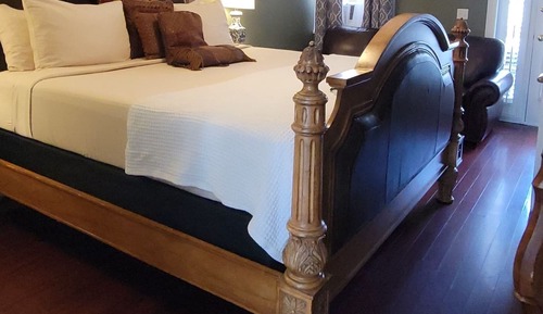 City Room, 1 King Bed, Balcony, City View