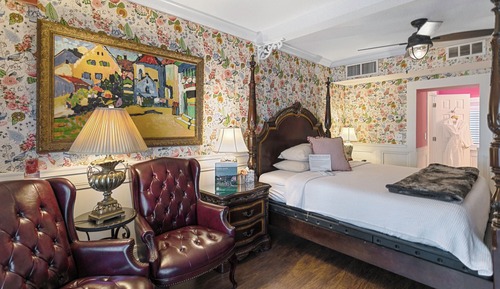 City Room, 1 King Bed, Patio, City View