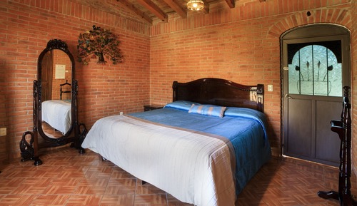 Junior Suite, 1 King Bed, Mountain View