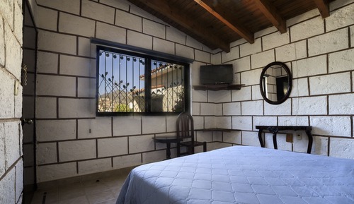 Standard Room, 1 Queen Bed