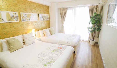 Room (605)
