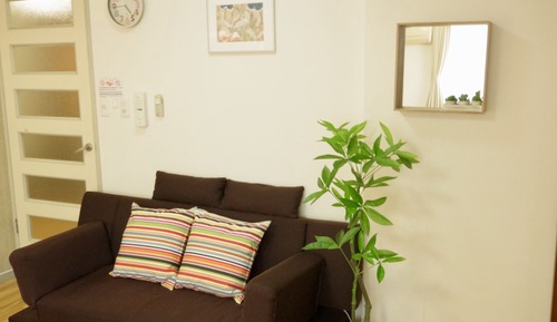 Room (602)