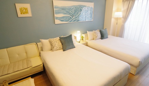 Room (805)