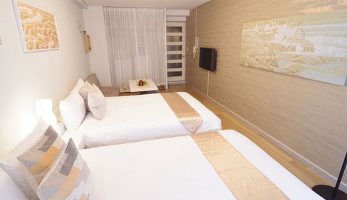 Room 406