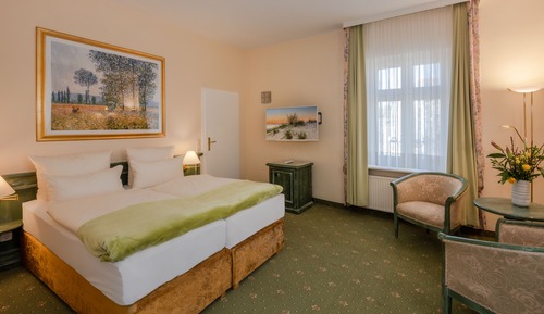 Double Room (south- / landside)