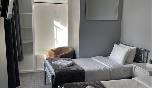 Basic Twin Room, Shared Bathroom