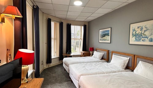 Standard Triple Room, 3 Twin Beds, Non Smoking, Ensuite