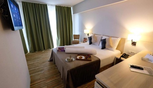 Deluxe Single Room