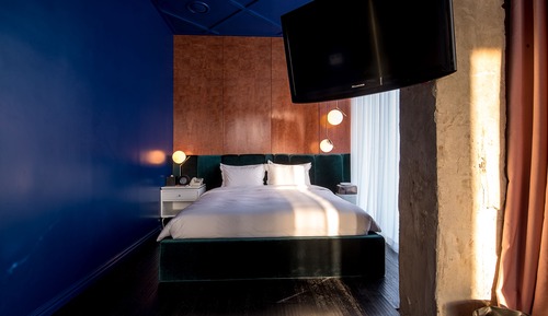 Gold Suite