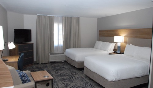 Studio Suite, 2 Queen Beds, Roll-in Shower (Mobility Accessible)