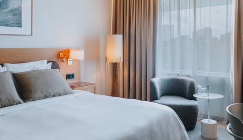 Deluxe Room, 1 King Bed