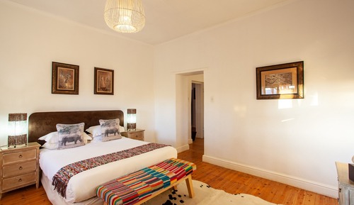 Lodge Room (12)