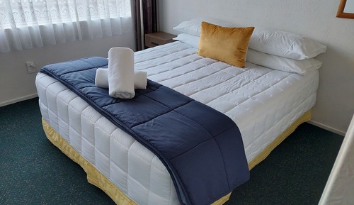 Large 2 Bedroom Unit