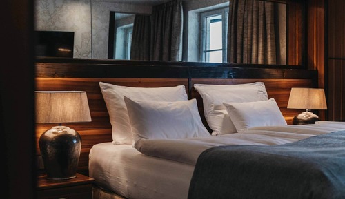 Suite, Jetted Tub