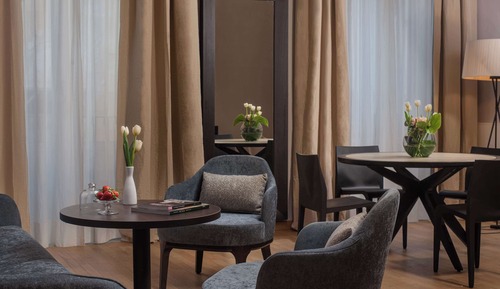 Suite, Balcony