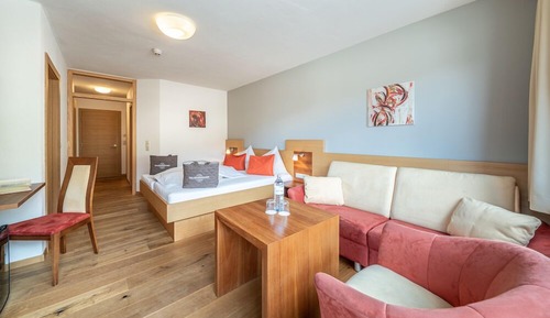 Single Room, Balcony