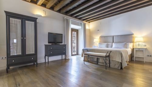 Superior Double Room, City View