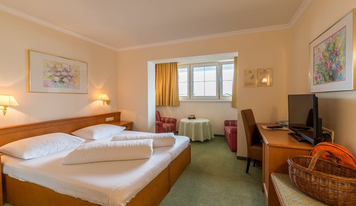 Basic Double Room, 1 Queen Bed, Non Smoking