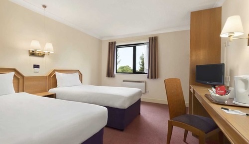 Room, 2 Twin Beds, Non Smoking, Lake View