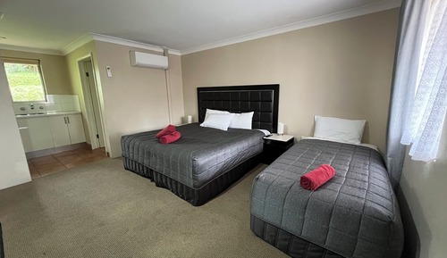 Standard Triple + Kitchenette (Not Pet friendly)