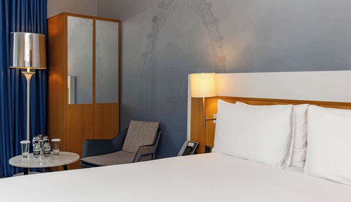 Executive Room, 1 Queen Bed, Non Smoking (Newly Refurbished)