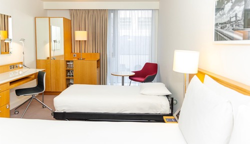 Room, Multiple Beds
