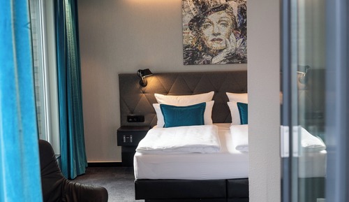 Comfort Room, 1 Queen Bed