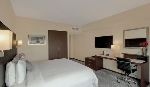 Standard Room, 1 King Bed