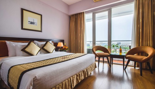 Panoramic Suite, River View